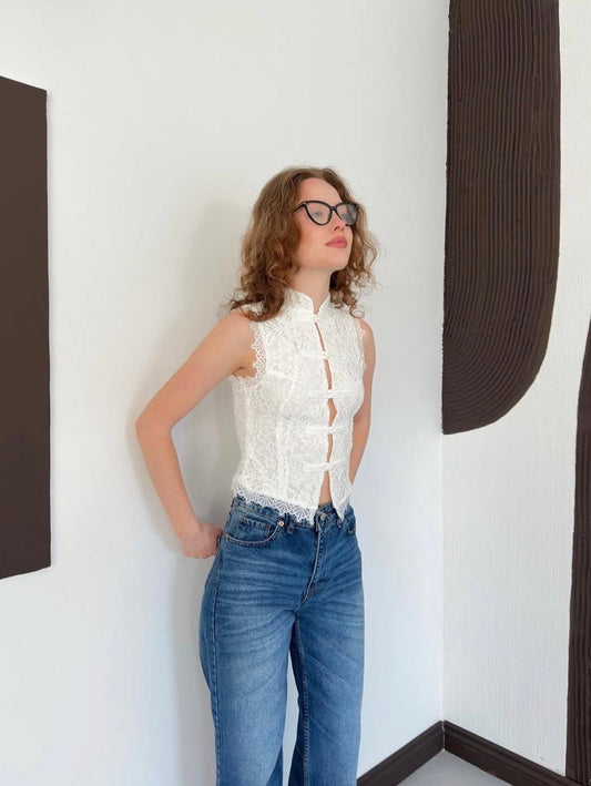 Lily Vest in white