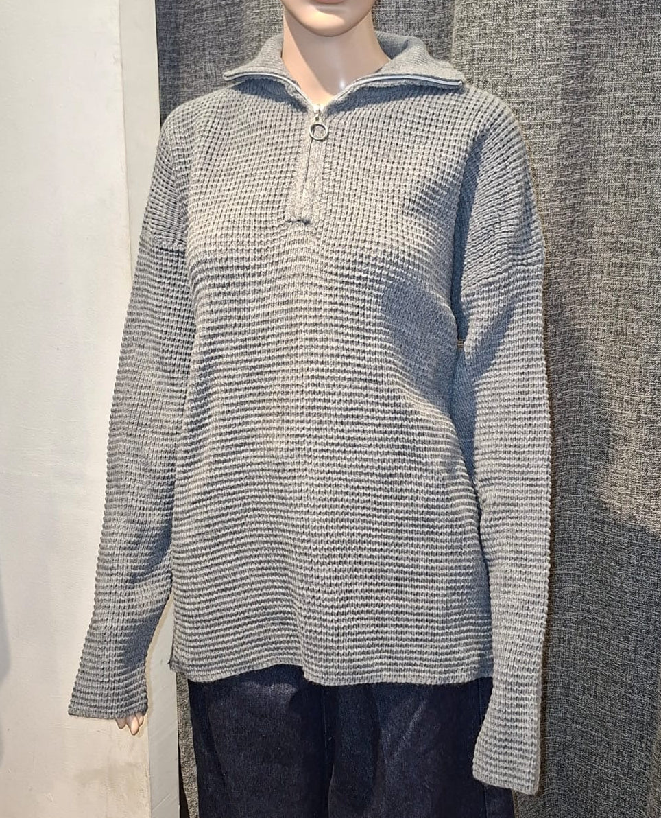 Zip up Sweater in Grey