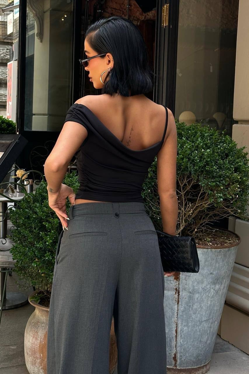 Sculpted Side Top in Black