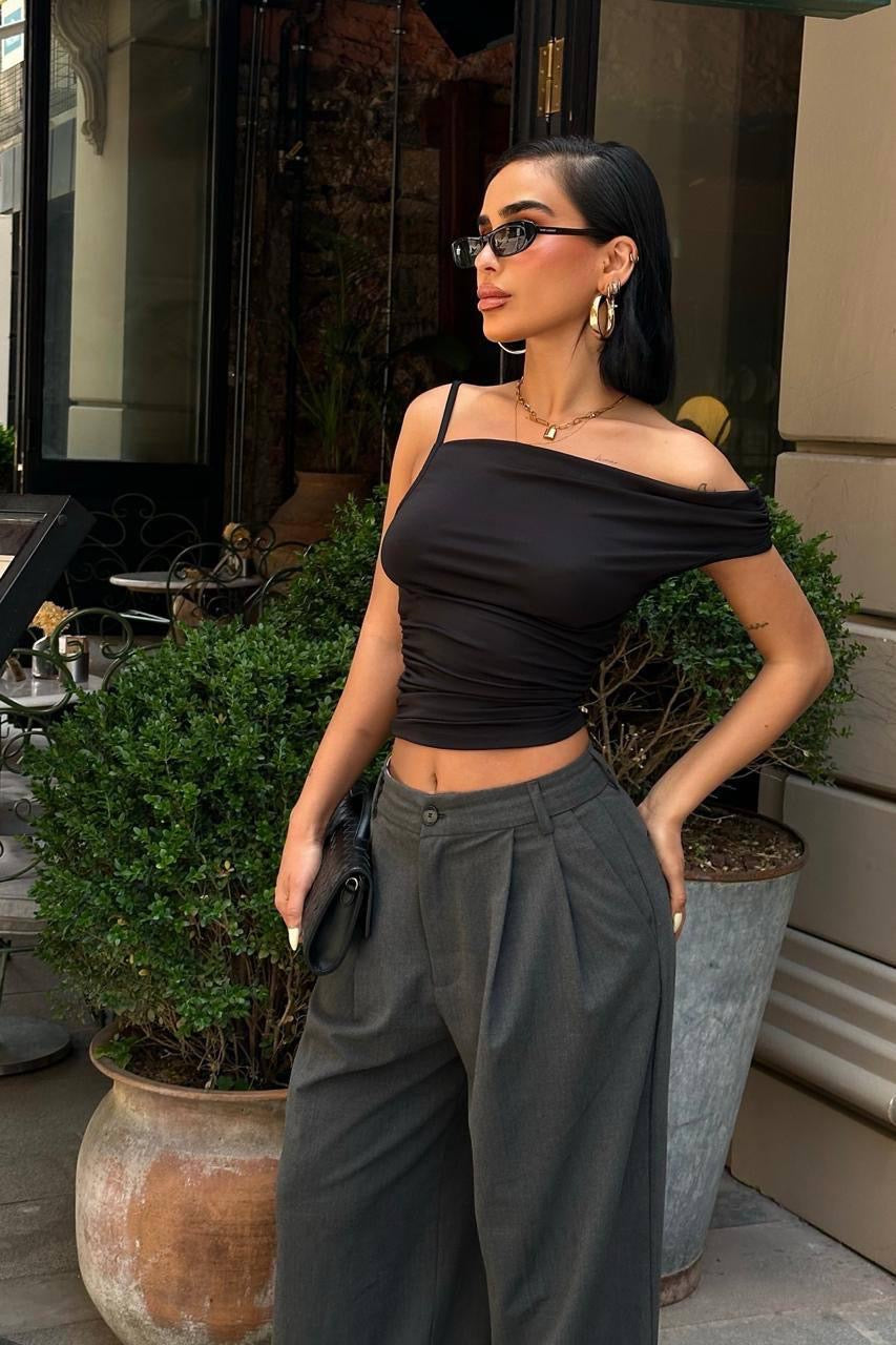 Sculpted Side Top in Black
